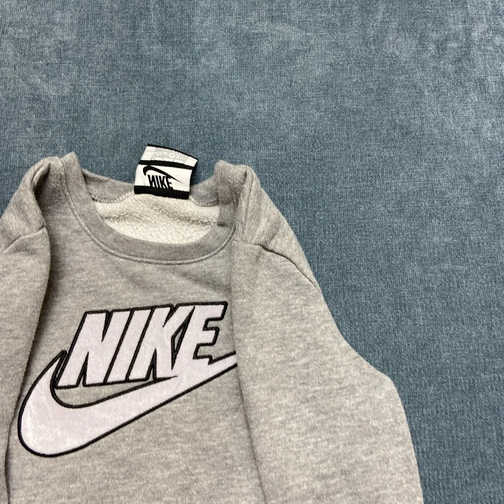 Nike sweatshirt girls